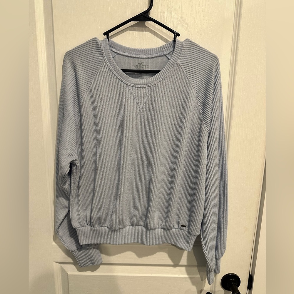 Hollister crop top baby blue size M